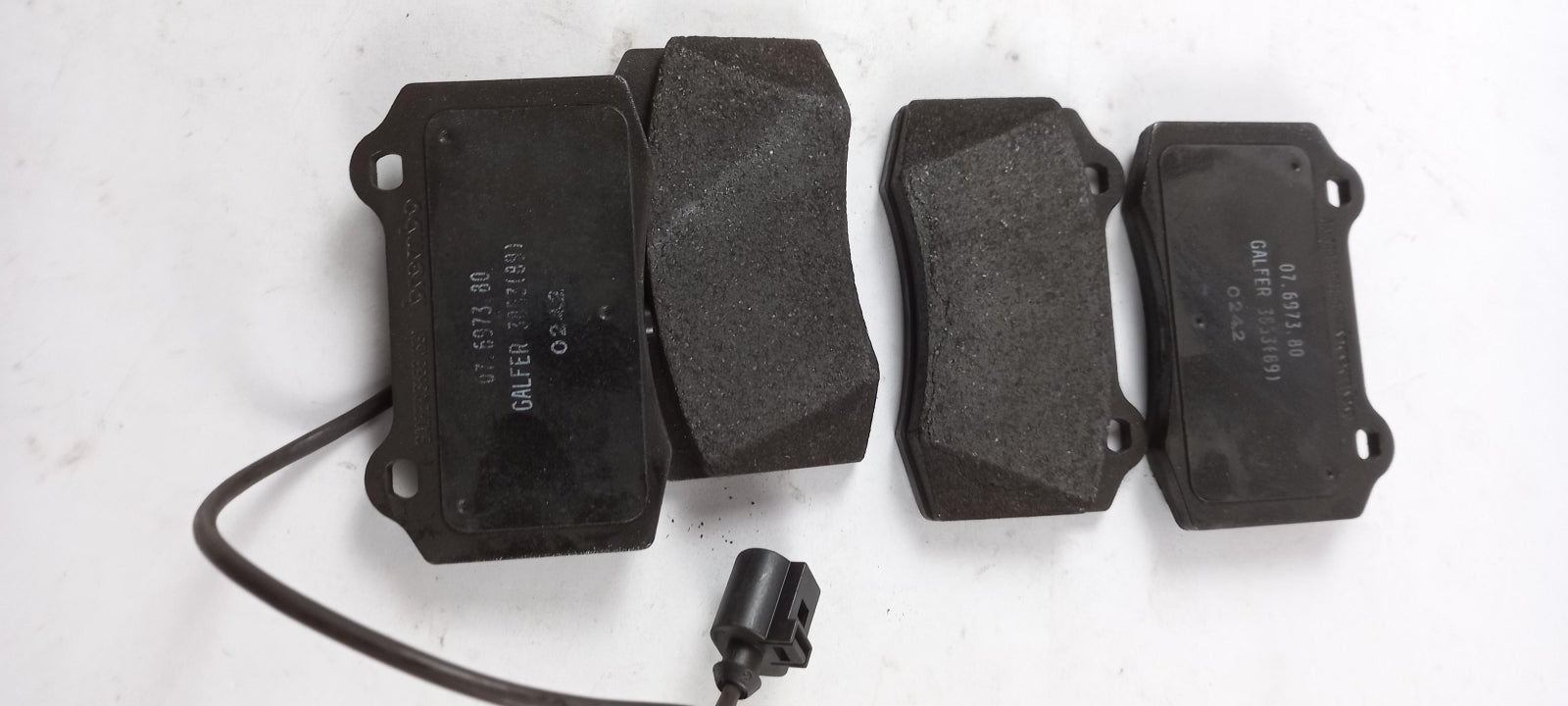 Original OE Volkswagen Bremsbeläge 1ML698151