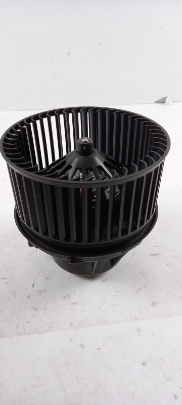 Original FORD C-Max II Focus III Transit Connect Innenraumgebläse 1696010