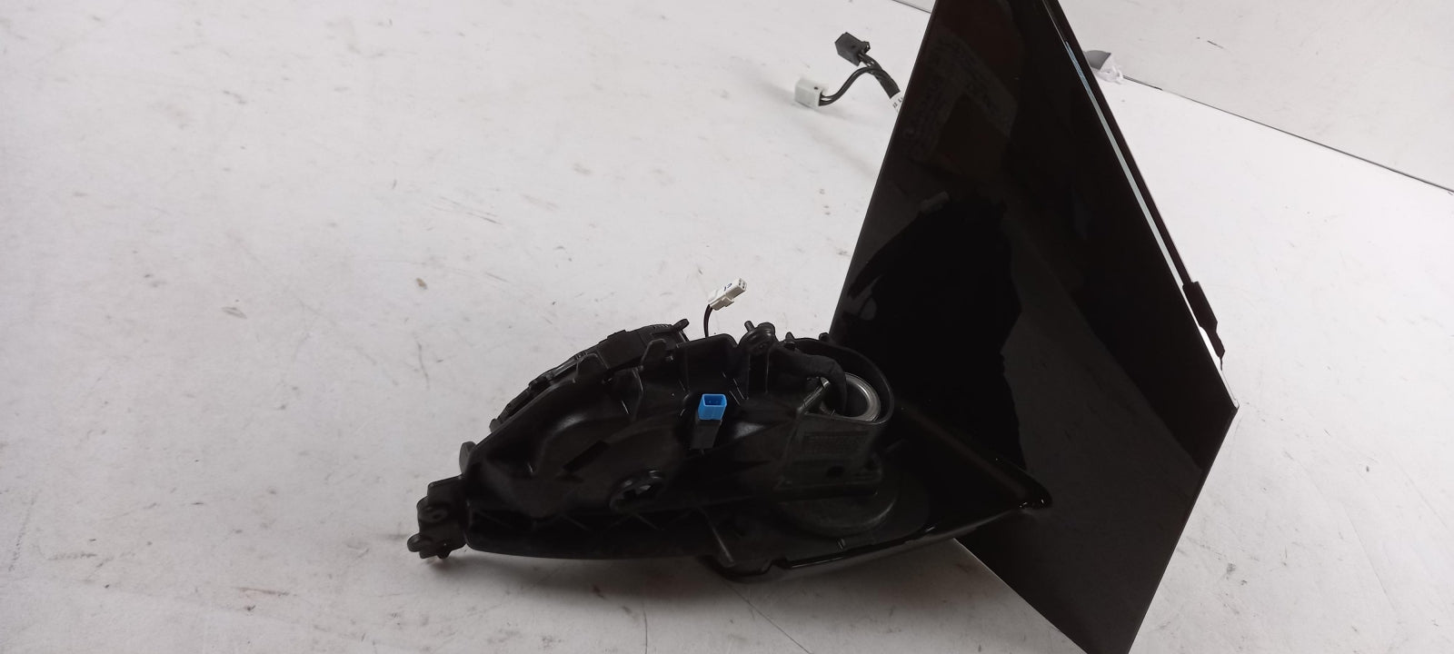 Original MERCEDES-BENZ W242 W246 Außenspiegel Rahmen Rechts A2468100676