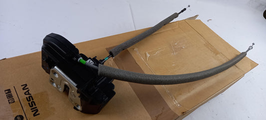 Original NISSAN Qashqai J10E Türschloss 82501JD90C