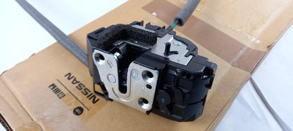 Original NISSAN Qashqai J10E Türschloss 82501JD90C