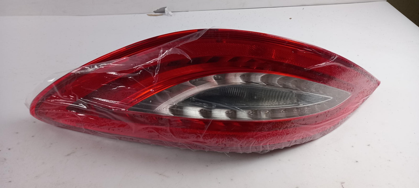 Original MERCEDES-BENZ CLS C218 X218 Heckleuchte Rücklicht rechts A2189060258