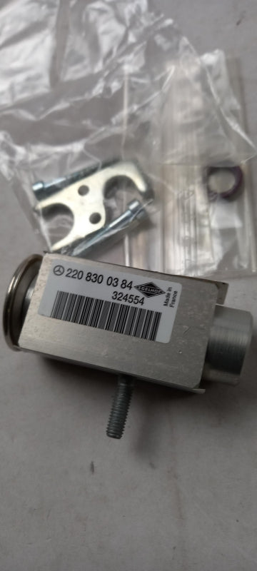 Original OE MERCEDES-BENZ air conditioning expansion valve A1698300684 