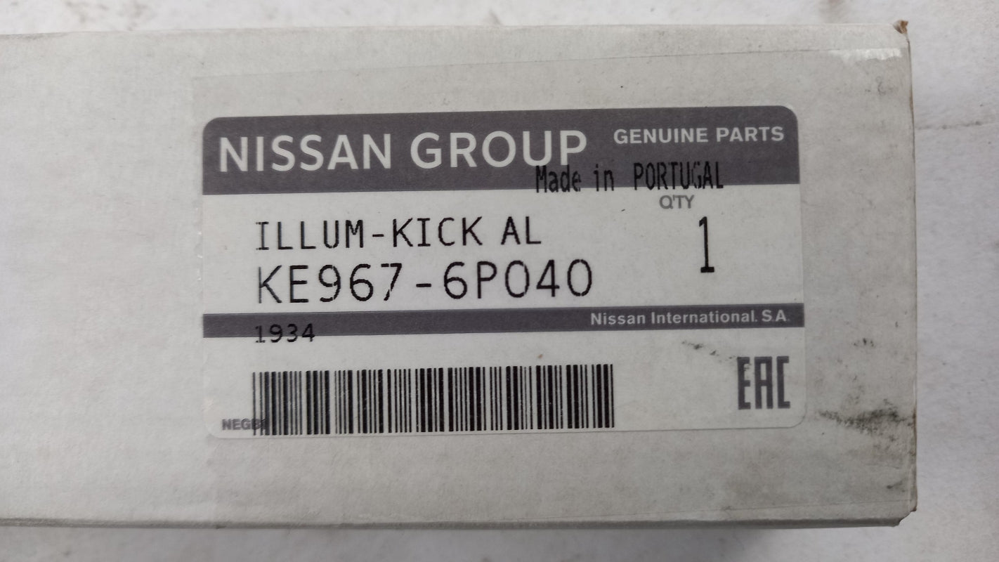 Original NISSAN Juke (F16) 2019- Einstiegsleisten Satz Beleuchtet KE9676P040