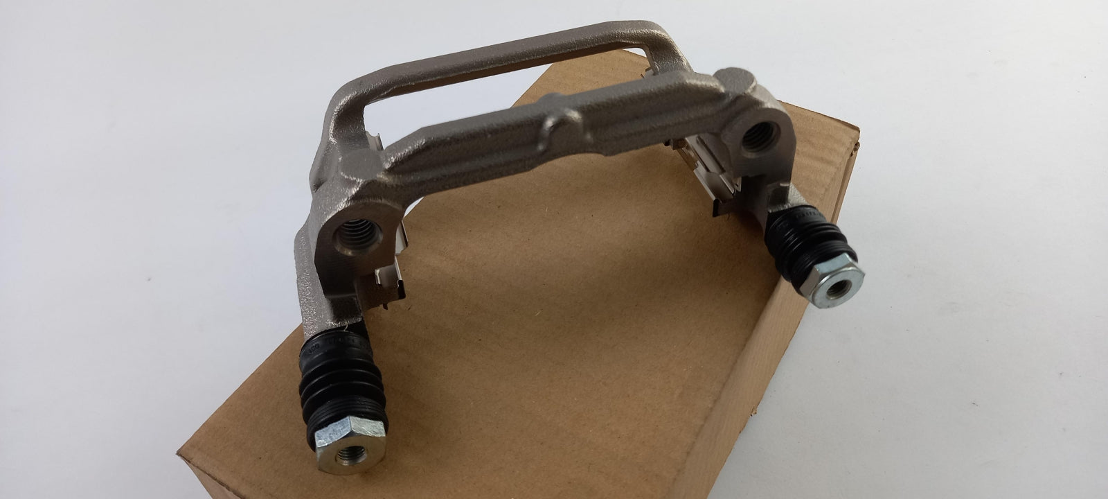 Original OE OPEL Bremssattel Träger 13473419