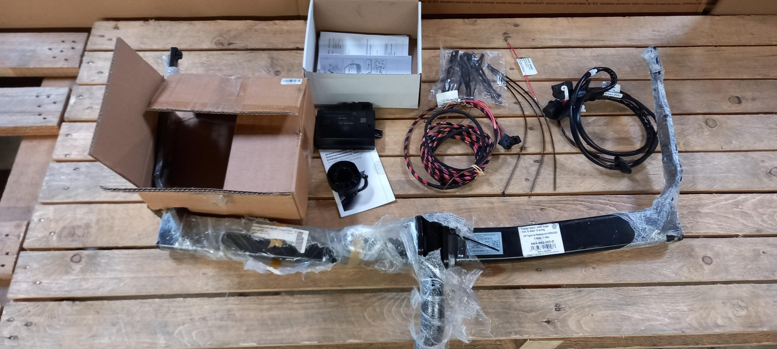 Original VW Tiguan Allspace BW 18- Anhängerkupplung mit E-Satz 13-pol 5NA092103D