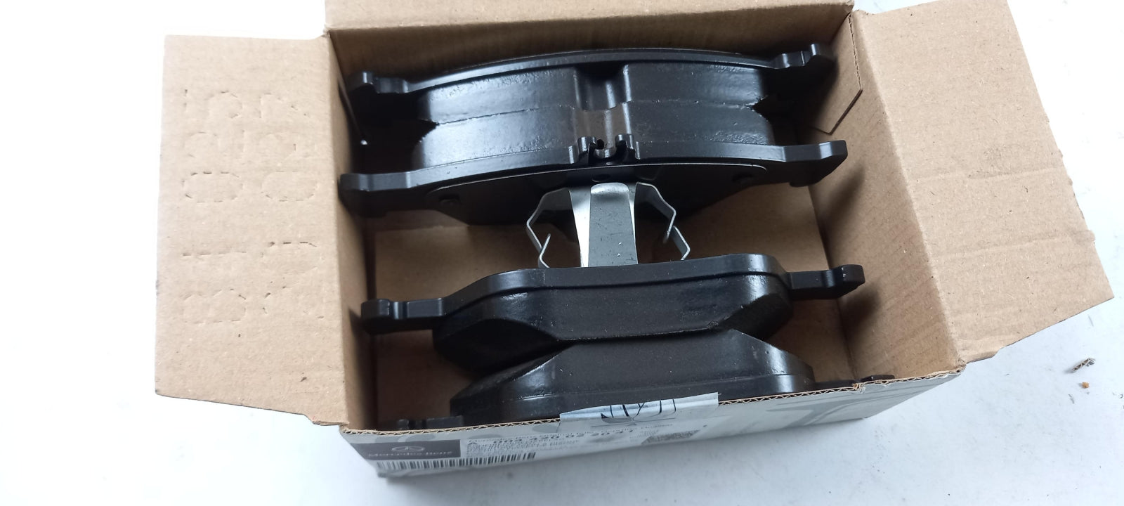 Original MERCEDES-BENZ A208 C208 W202 R170 Bremsbeläge vorne A004420022041