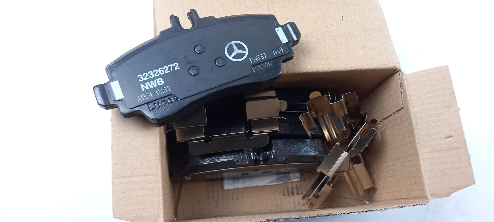 Original MERCEDES-BENZ W168 Bremsbeläge vorne A1684201320