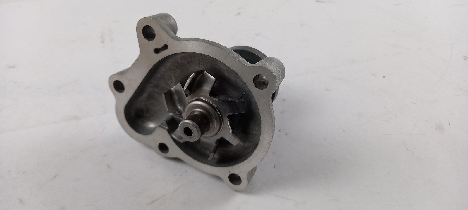 Original OE OPEL Wasserpumpe 97113305