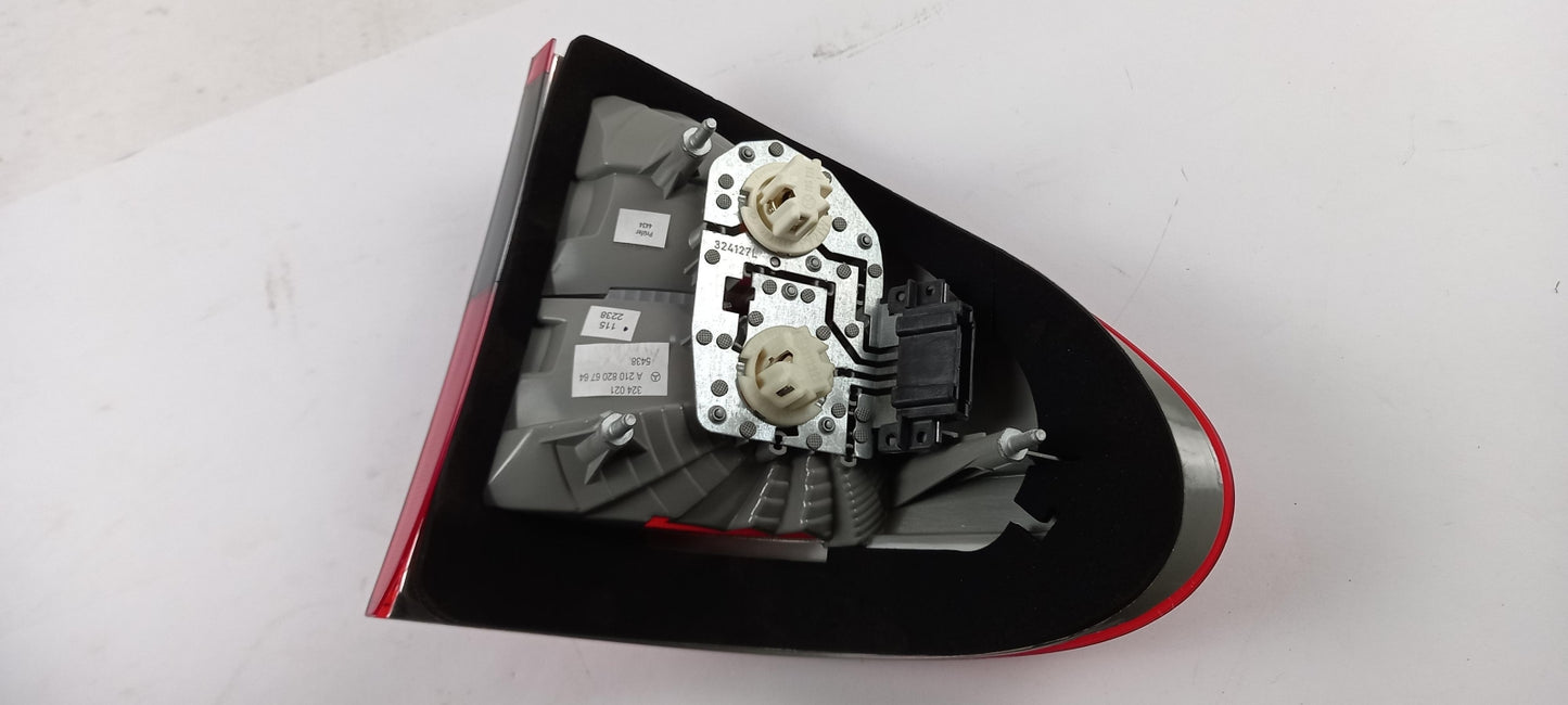Original OE MERCEDES-BENZ Heckleuchte A2108206764