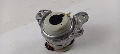 Original OE MERCEDES-BENZ Motorlager A2052405317