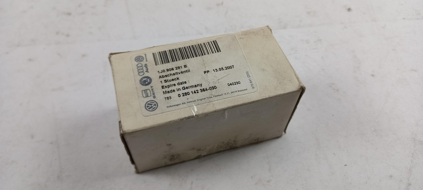 Original OE Volkswagen Ventil 1J0906281B