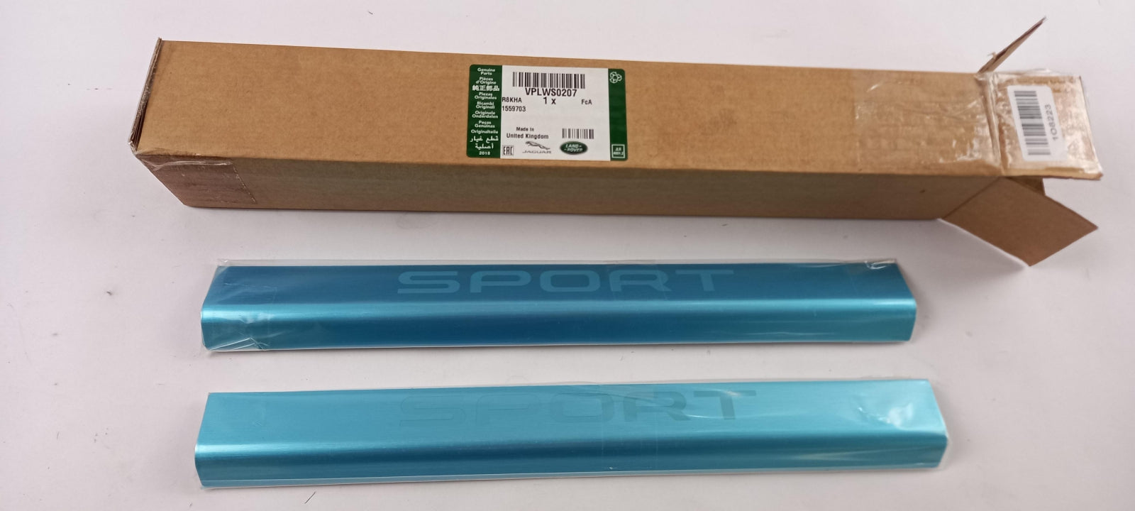 Original RANGE ROVER Sport L494 door sill set VPLWS0207 