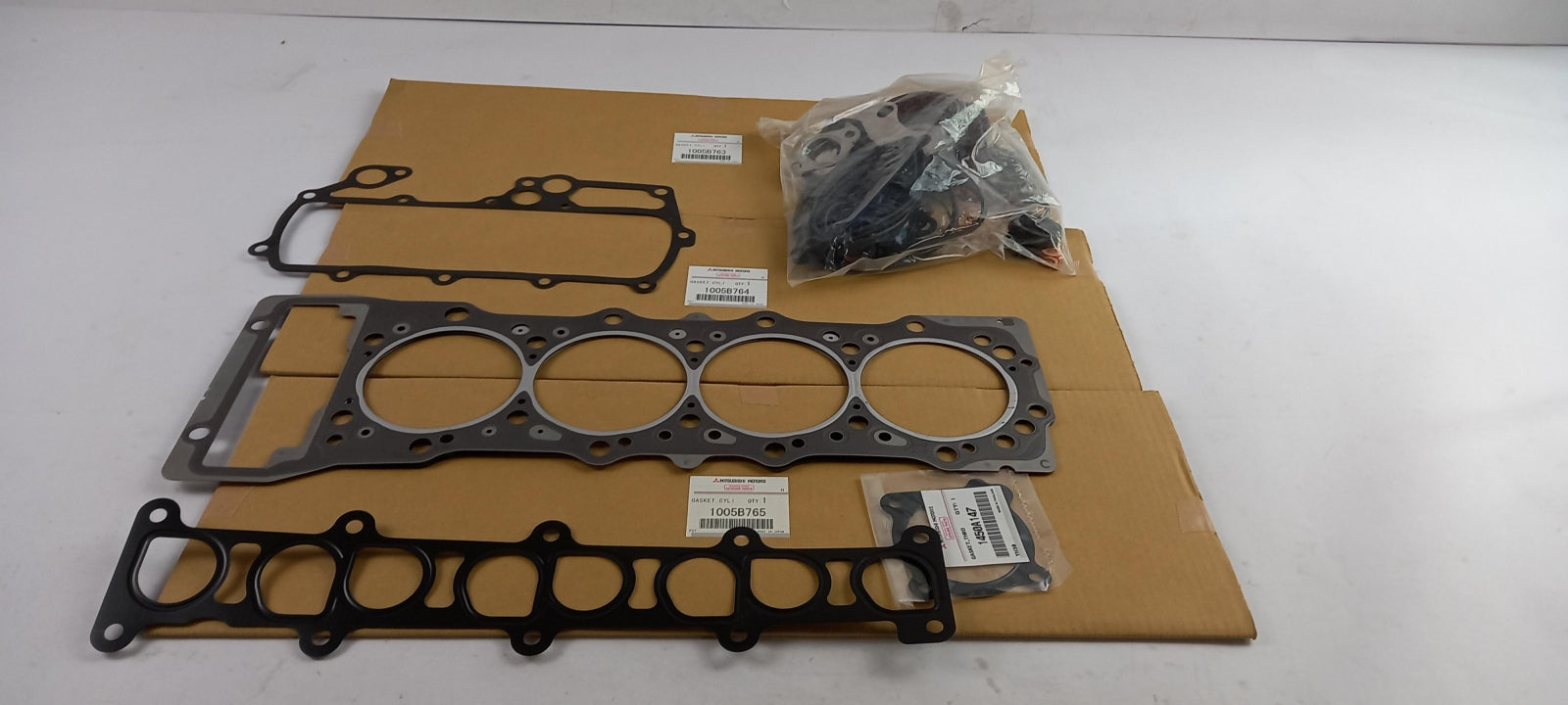 Original OE MITSUBISHI Motor Dichtungsvollsatz MW400171
