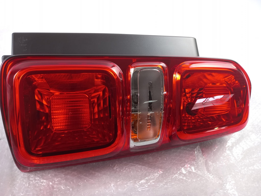 Original PEUGEOT Expert CITROEN Jumpy K0 '16- rear light right 9808243080