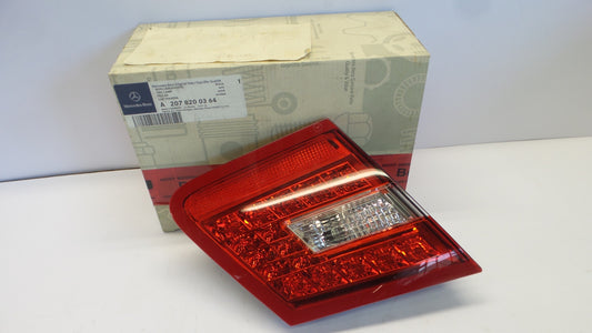 Original MERCEDES-BENZ E-klass A207 C207 Heckleuchte Rücklicht links A2078200364