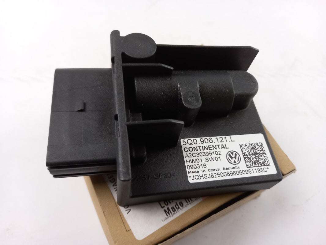 Original VW Golf 7 Kraftstoffpumpe Steuergerät 5Q0906121L