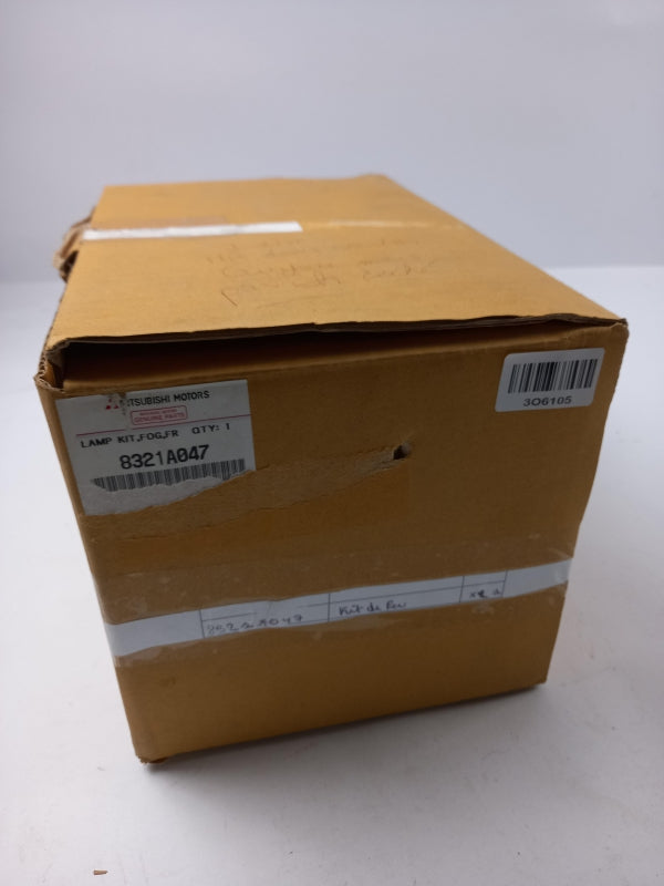 Original OE MITSUBISHI Nebelscheinwerfer 8321A047
