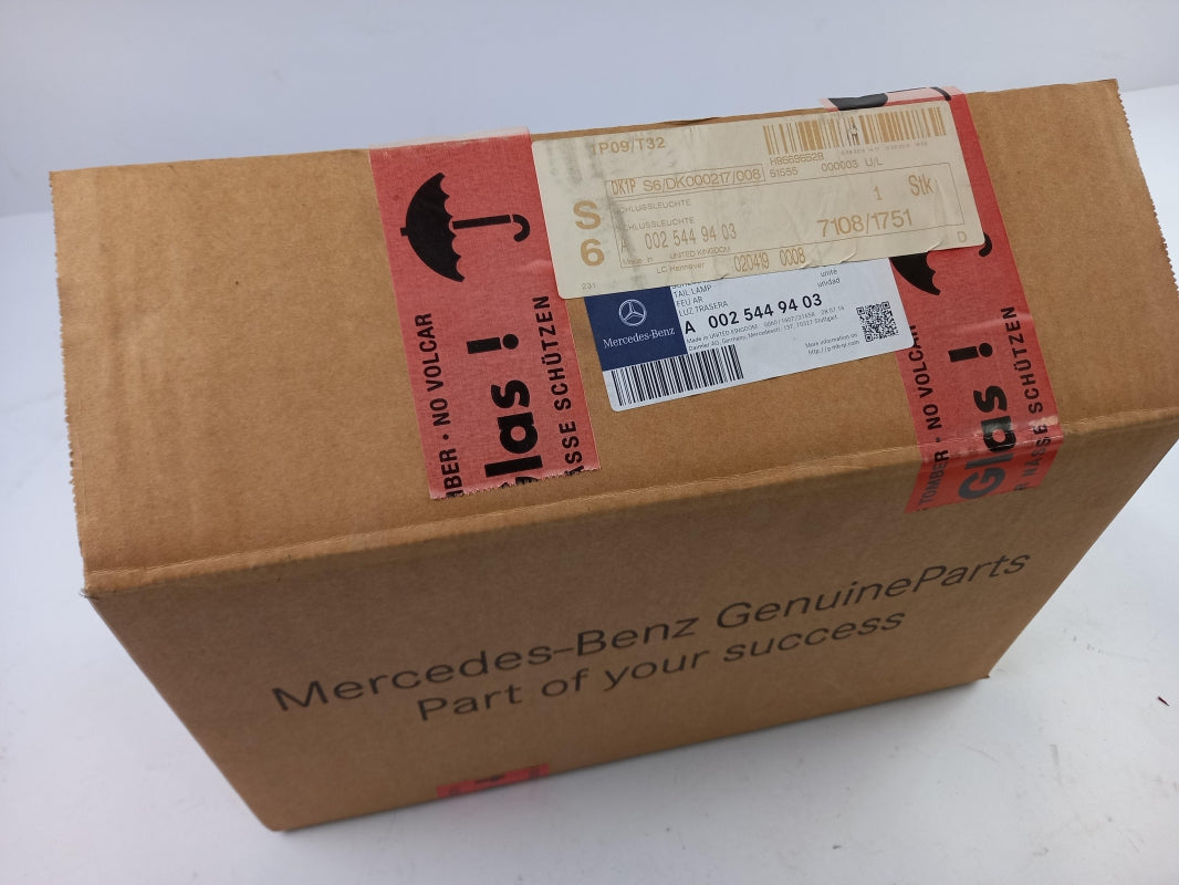 Original MERCEDES-BENZ Atego I Heckleuchte Hinteren A0025449403