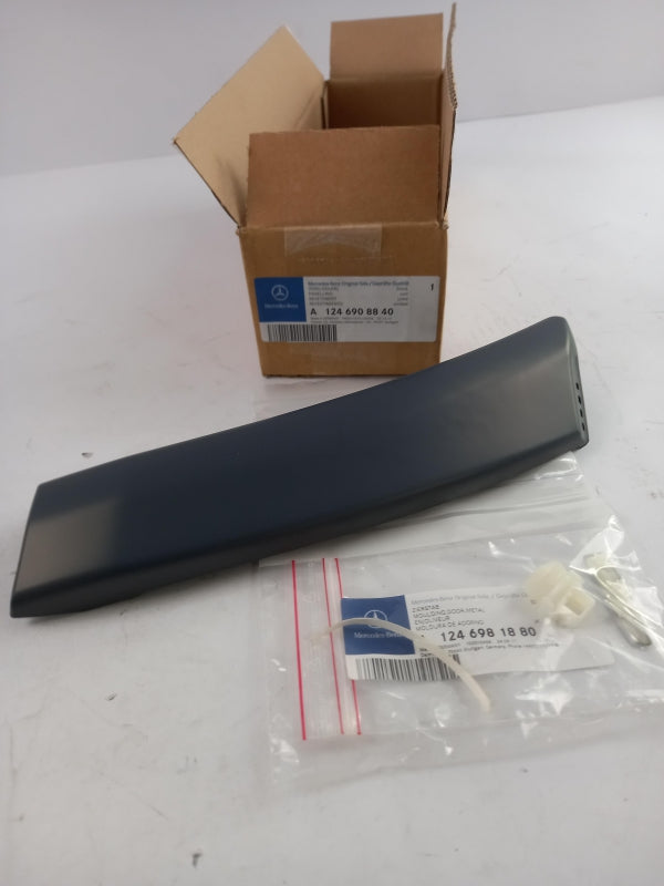 Original MERCEDES-BENZ W124 Kotflügel Zierleiste hinten rechts A1246908840