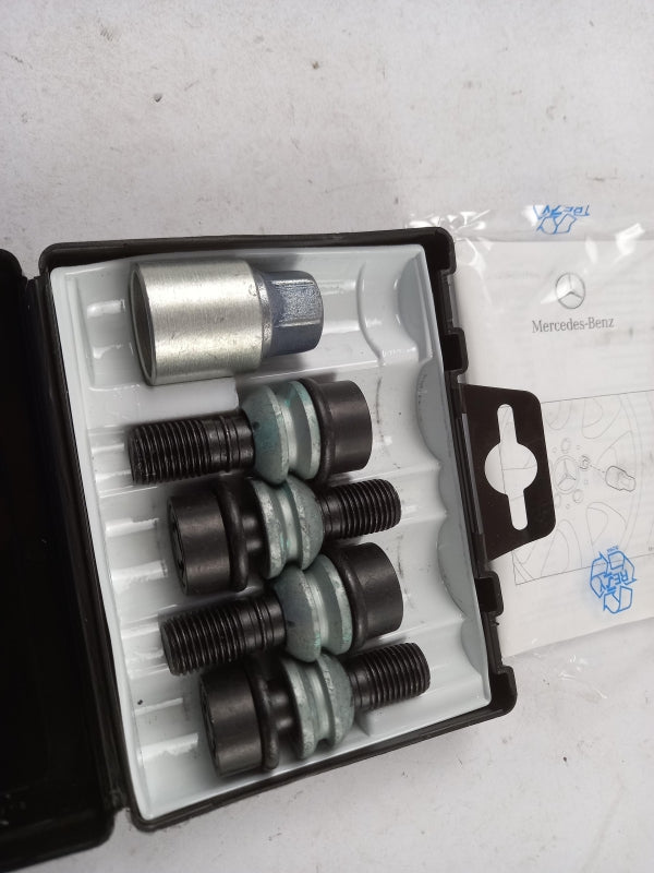 Original OE MERCEDES-BENZ Radschraubensatz A0019901107
