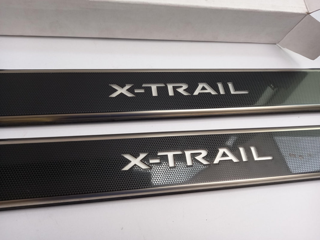 Original NISSAN X-Trail T32 17-22 Einstiegsleisten Beleuchtet Schwarz KE9676F541