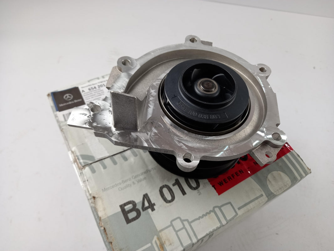 Original MERCEDES-BENZ E-klasse W213 Wasserpumpe A6542010010