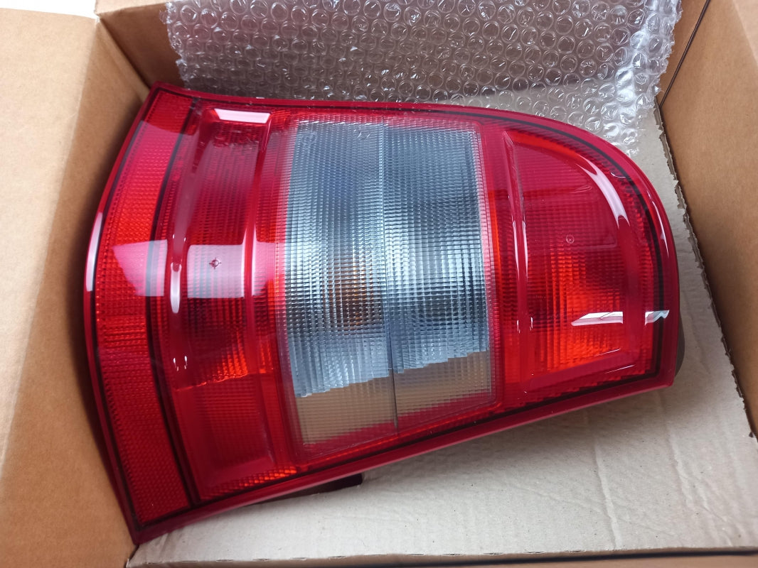 Original MERCEDES-BENZ A-klasse W168 Heckleuchte Rückleuchte rechts A1688200664