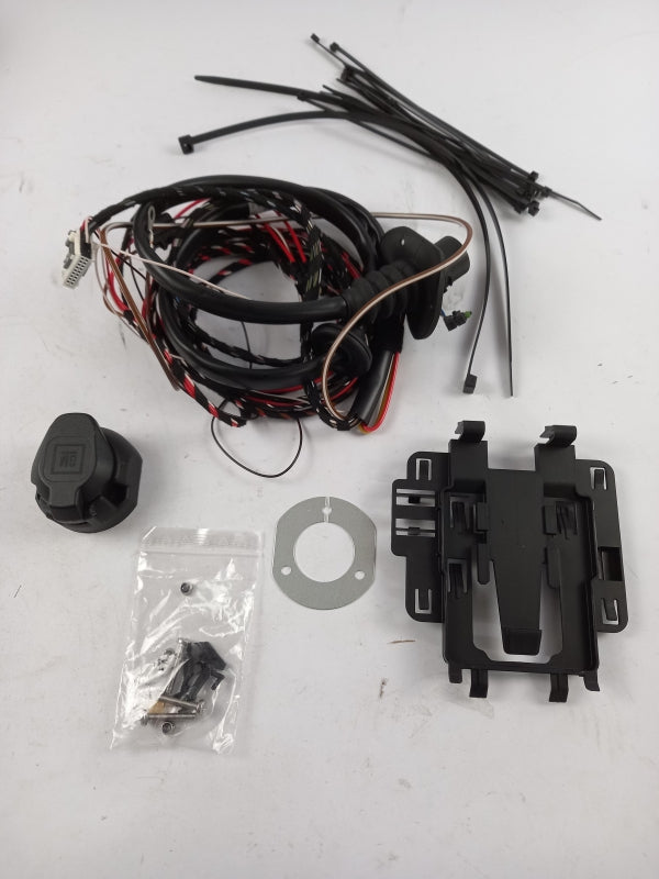 Original OPEL Astra-K E-Satz Elektrosatz Anhängerkupplung 13-polig 13435445