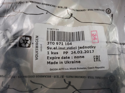 Original SKODA Superb 3T Leitungssatz für Stoßstange PDC hinten 3T0971104