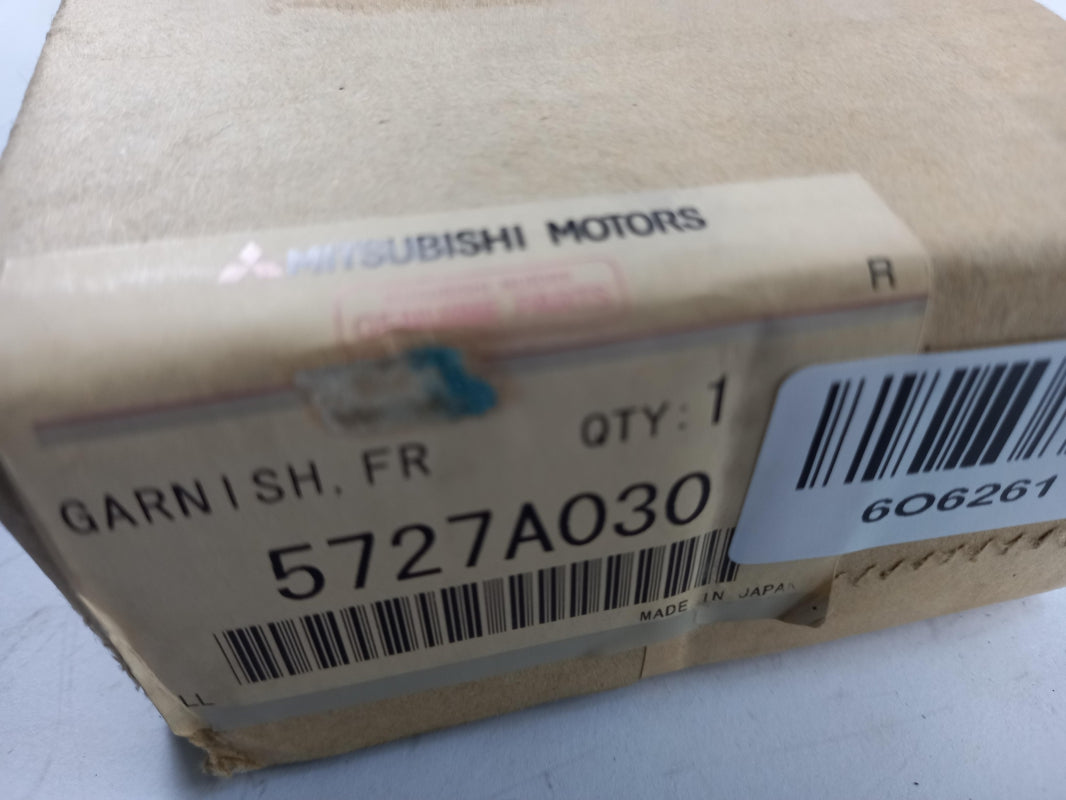 Original OE MITSUBISHI Tür Zierleiste 5727A030