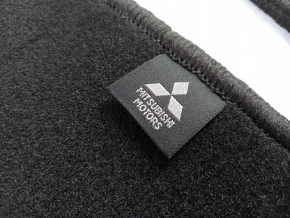 Original MITSUBISHI Pajero IV Comfort Fußmattensatz velour schwarz MZ313845