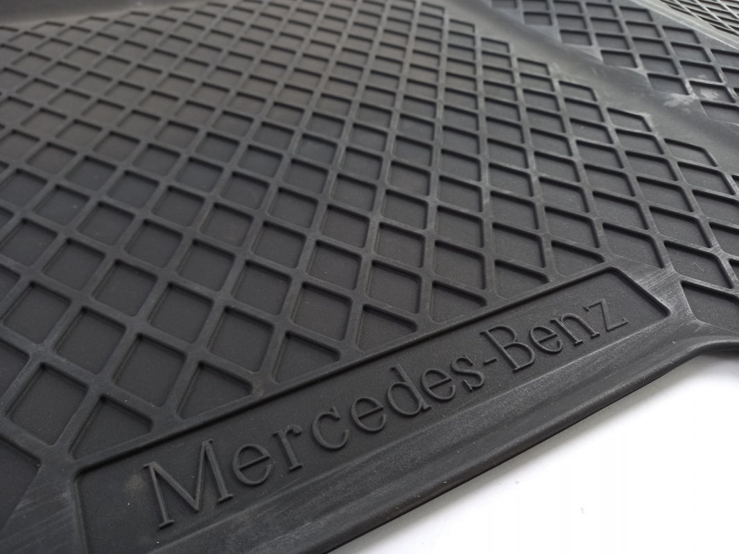 Original MERCEDES-BENZ Sprinter 906 NCV3 Allwetter Fußmattensatz vorne B66570009