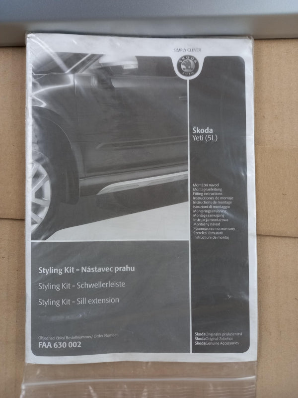 Original SKODA Yeti 5L Seitenschweller Schwellerschutzleisten FAA630002