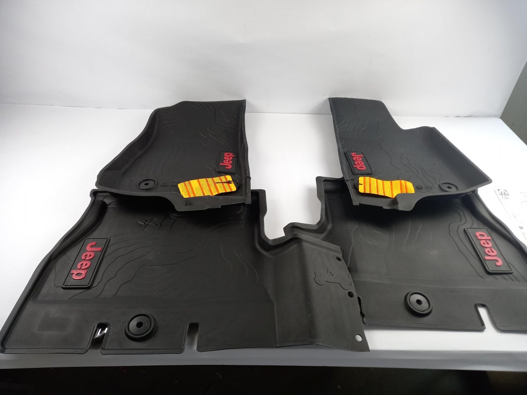 Original JEEP Wrangler JL Fußmattensatz 4-teilig Gummi schwarz-rot K82215203AD