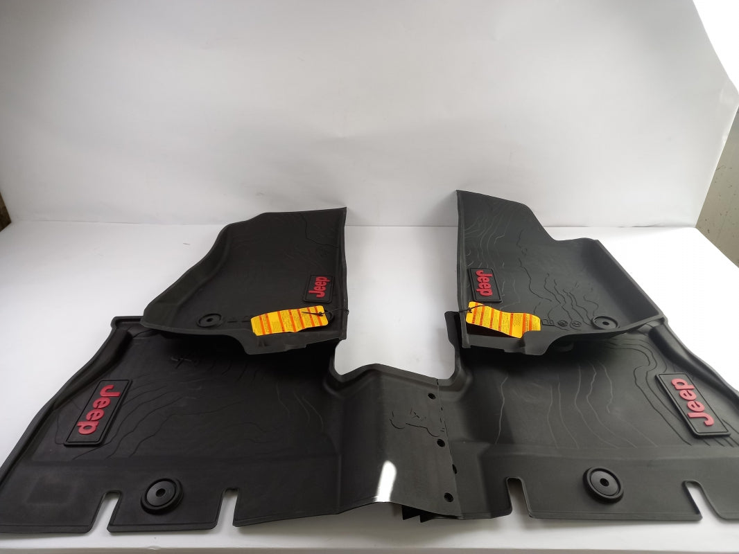 Original JEEP Wrangler JL Fußmattensatz 4-teilig Gummi schwarz-rot K82215203AD