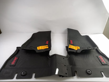 Original JEEP Wrangler JL Fußmattensatz 4-teilig Gummi schwarz-rot K82215203AD