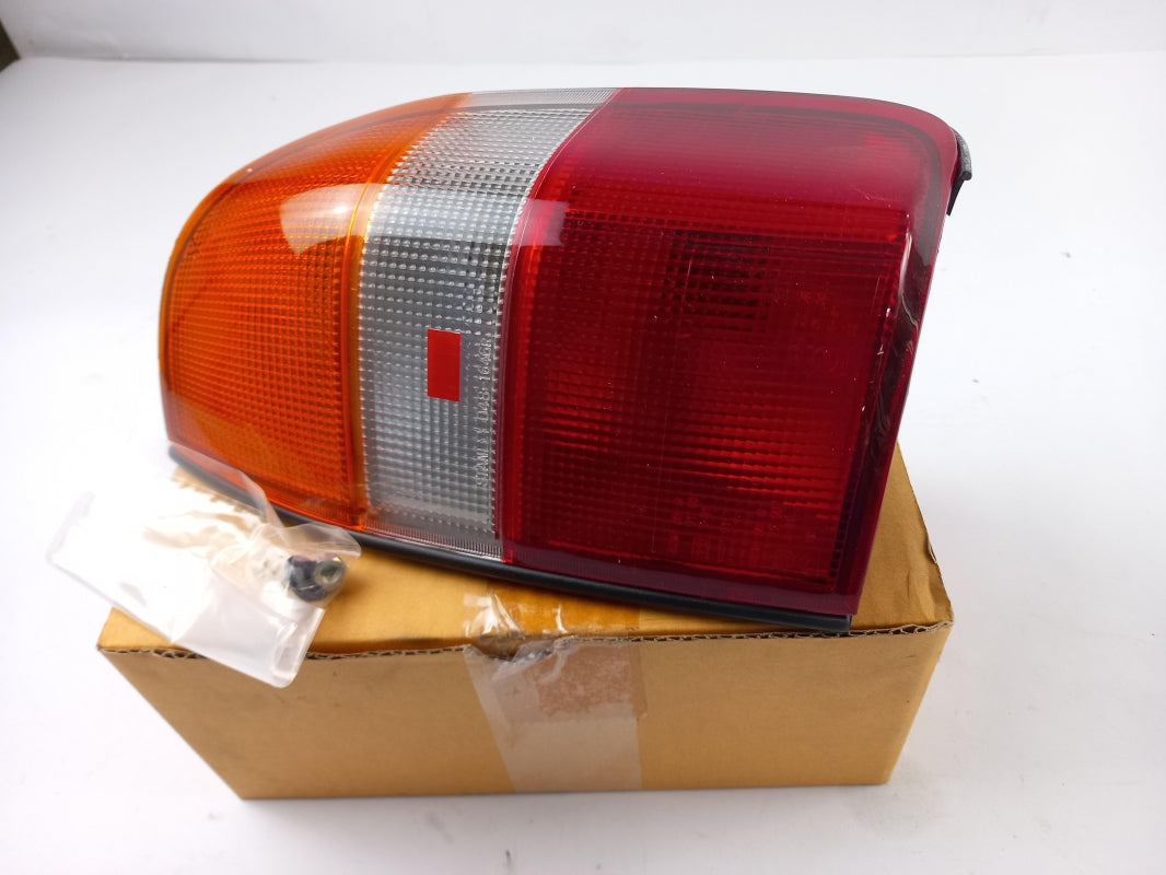 Original OE MITSUBISHI Heckleuchte MR296240