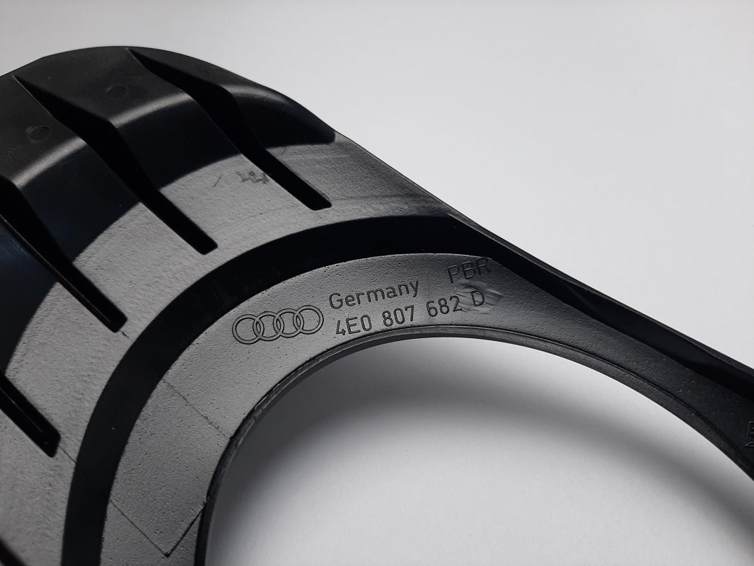 Original AUDI A8 Lüftungsgitter satinschwarz vorne rechts 4E0807682D01C