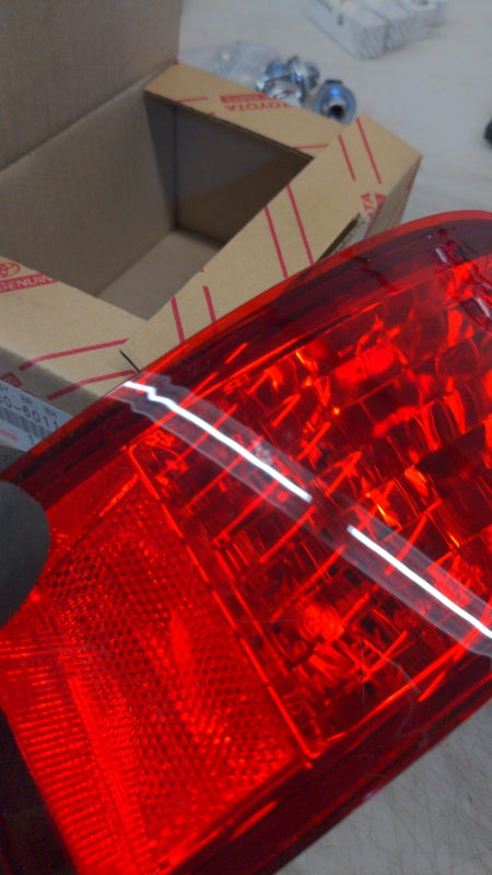 Original OE TOYOTA Rückstrahler 8158060111