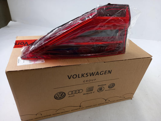 Original OE Volkswagen Rückleuchte 82A945093B