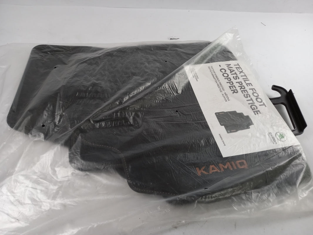 Original OE Volkswagen Fußmattensatz 658061270B
