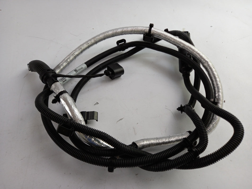 Original OE Volkswagen Kraftstoffleitung 8R0131984AB
