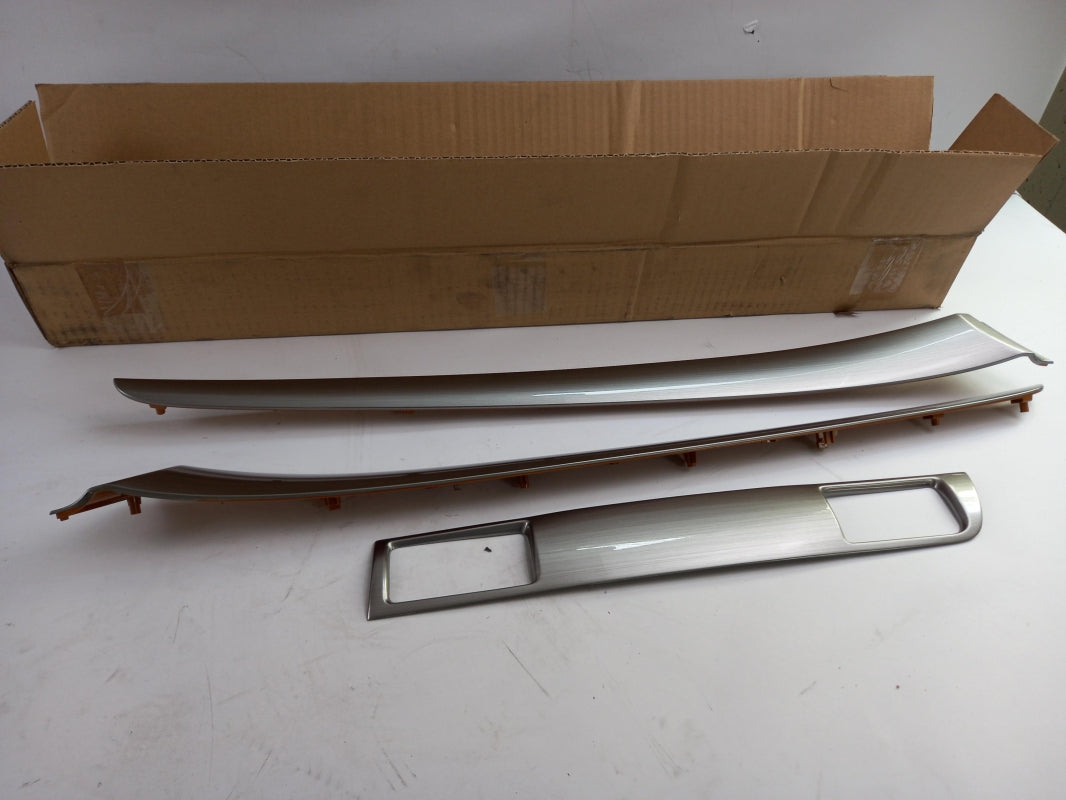 Original OE MITSUBISHI Zierleiste MZ360416EX