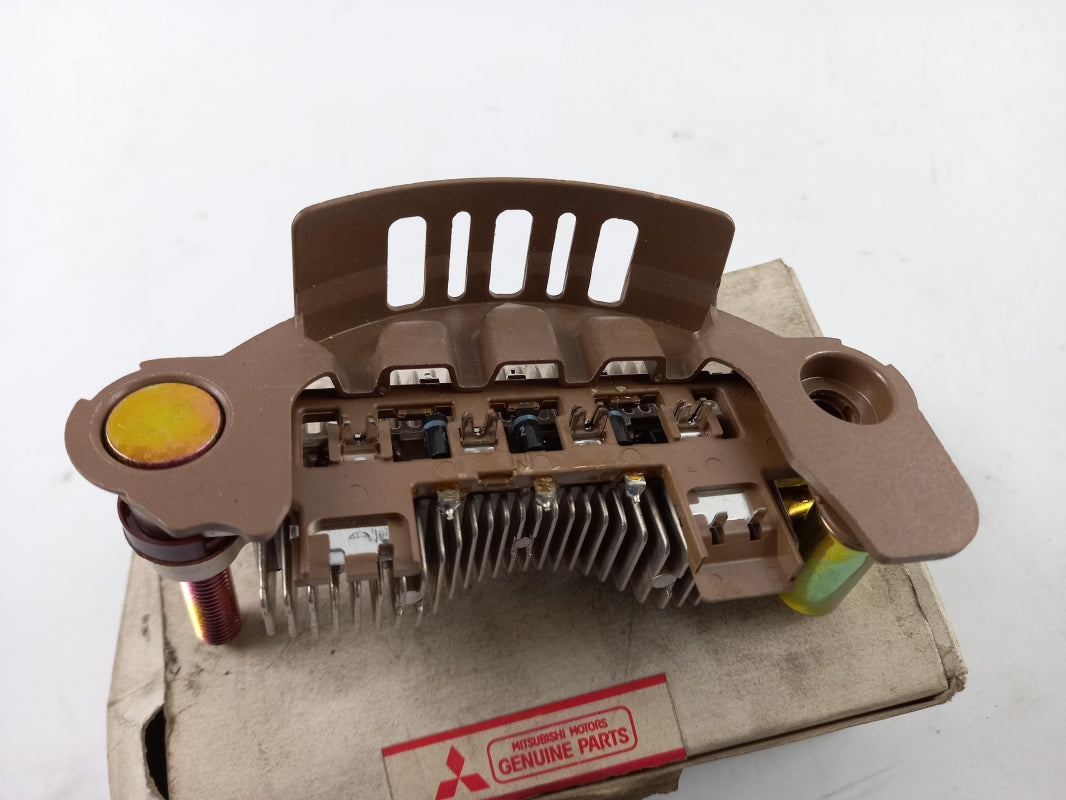 Original OE MITSUBISHI Lichtmaschine Gleichrichter MD618745