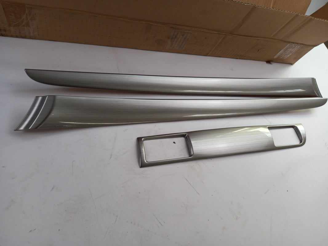 Original OE MITSUBISHI Zierleiste MZ360416EX