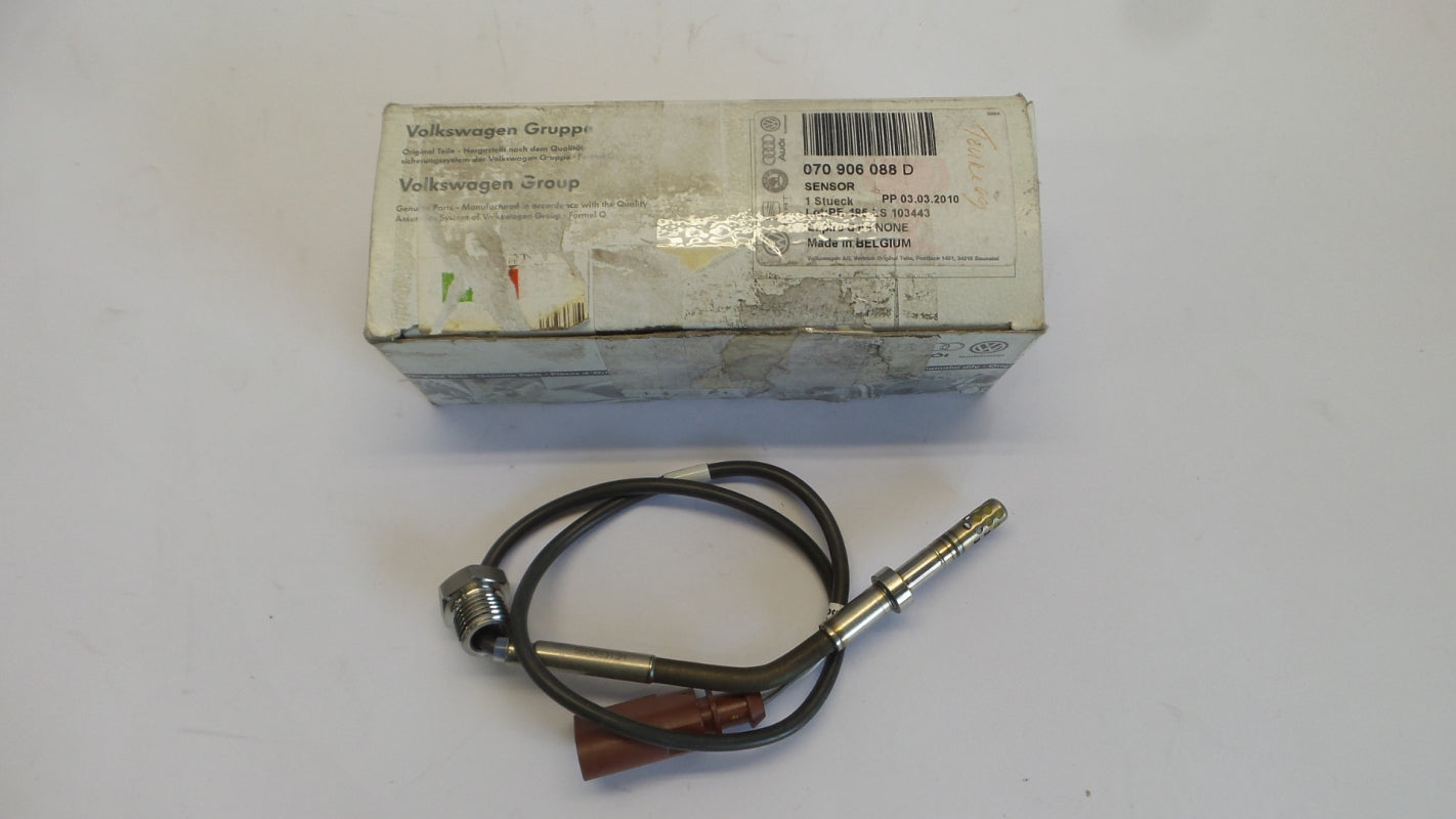 Original VW Touareg '06-'10 Abgastemperaturgeber vor Partikelfilter 070906088D