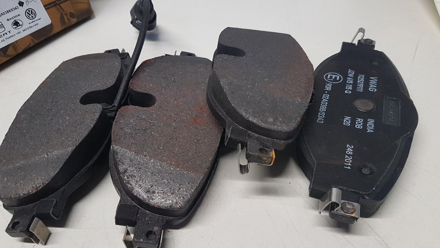 Original VW Golf 13-17 SKODA Octavia 13-17 Bremsbeläge Satz Vorne JZW698151AN