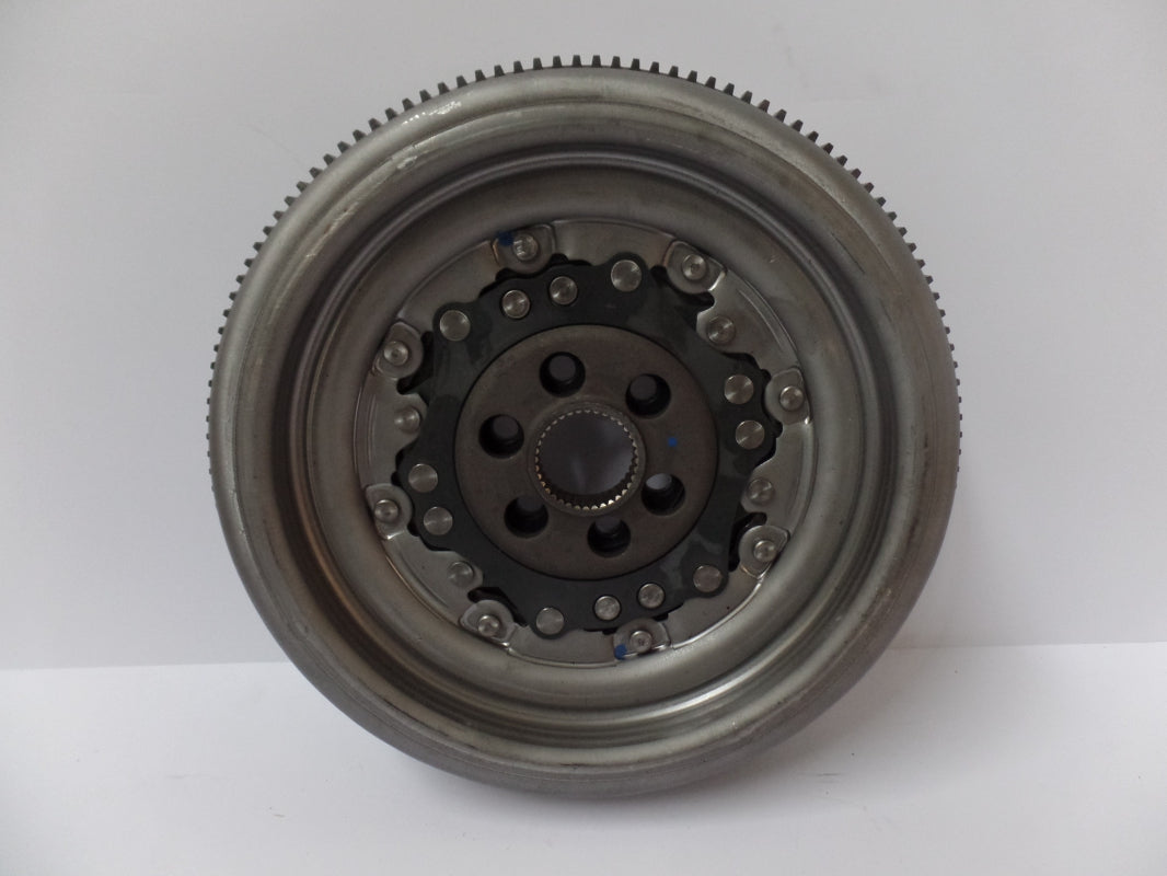 Original AUDI A3 VW Jetta SKODA Octavia 2.0 TDi Schwungrad ZMS 240mm 03G105266CH