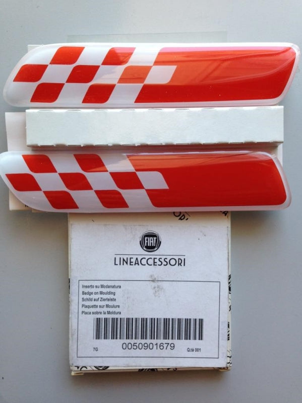Original FIAT 500 Sport Seiten Zierleistensatz rot mit weiss 50901679